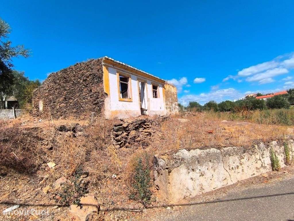 Moradia com terreno e poço de água em Mouriscas - Abrantes - Grande imagem: 3/15