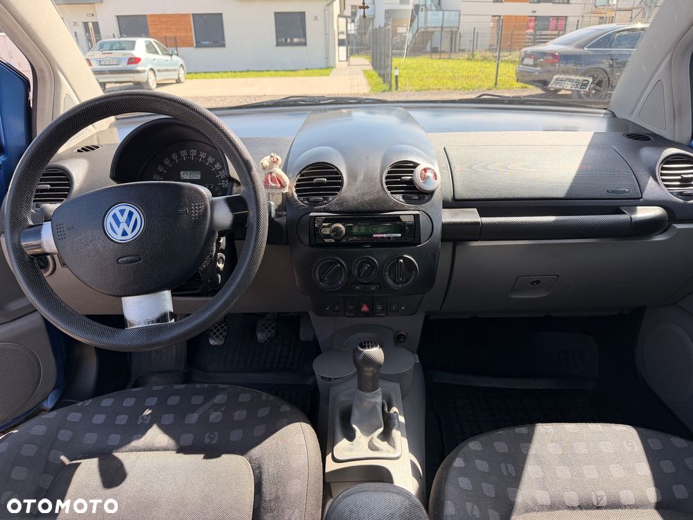 Volkswagen New Beetle - 11