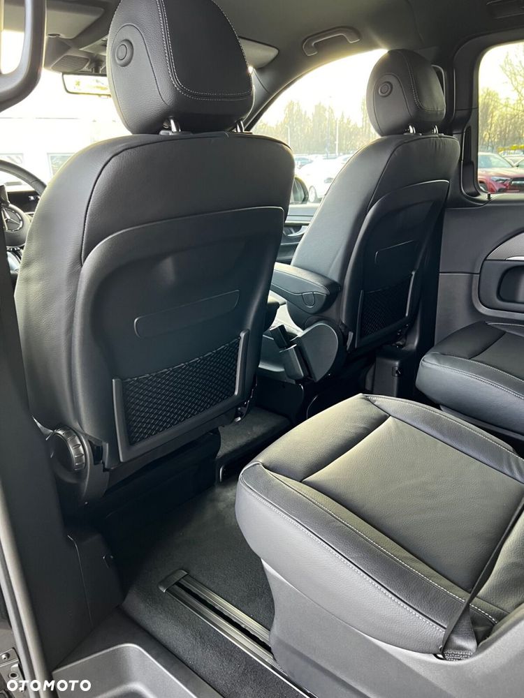 Mercedes-Benz Klasa V - 21