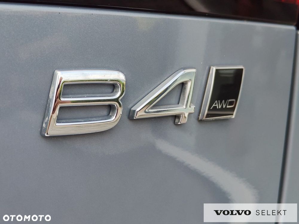 Volvo V90 Cross Country - 36