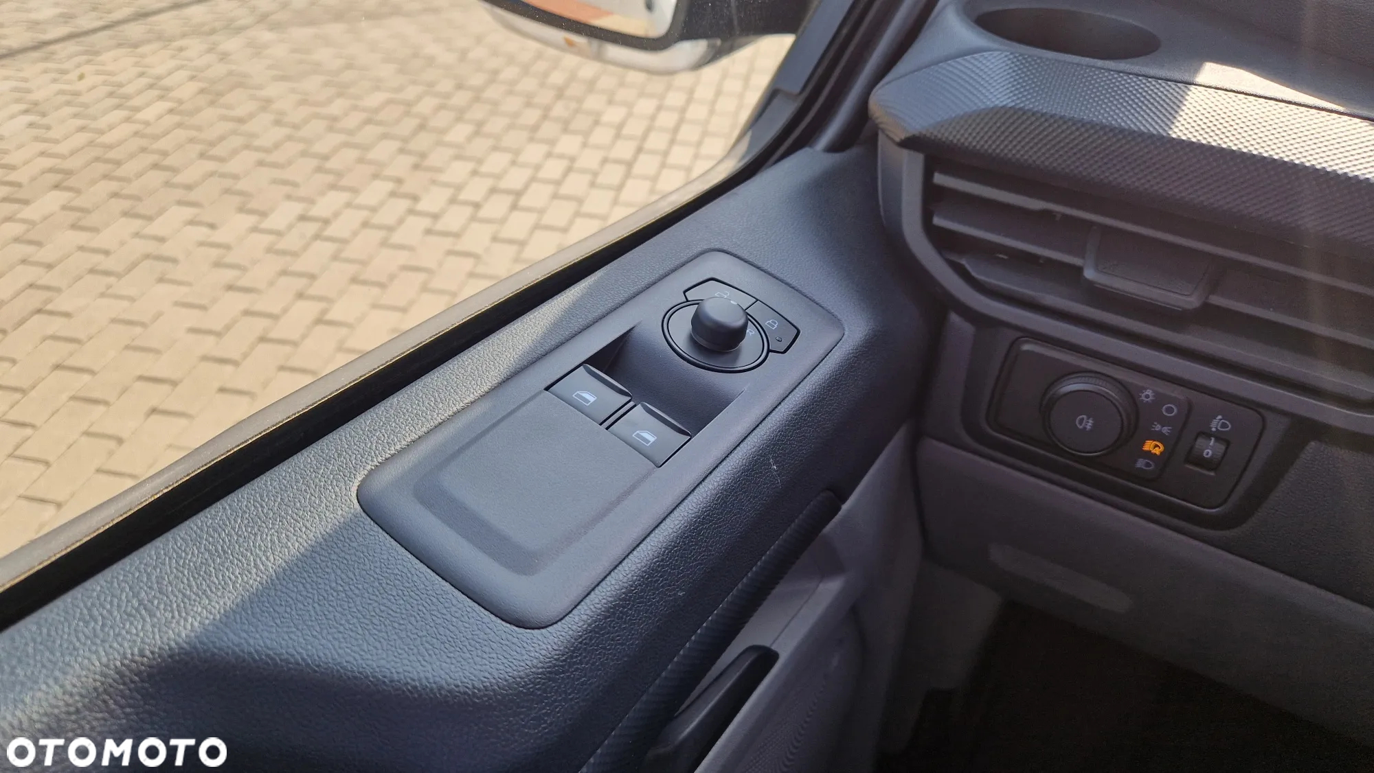 Ford TRANSIT CUSTOM VAN V710 L1H1 - 18