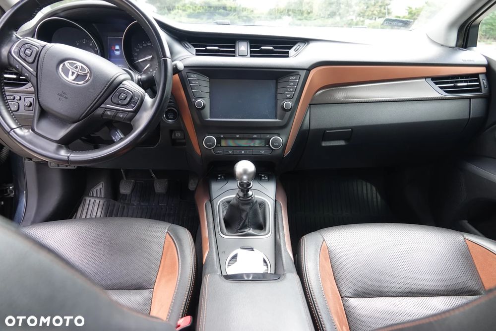 Toyota Avensis 1.8 Premium - 6