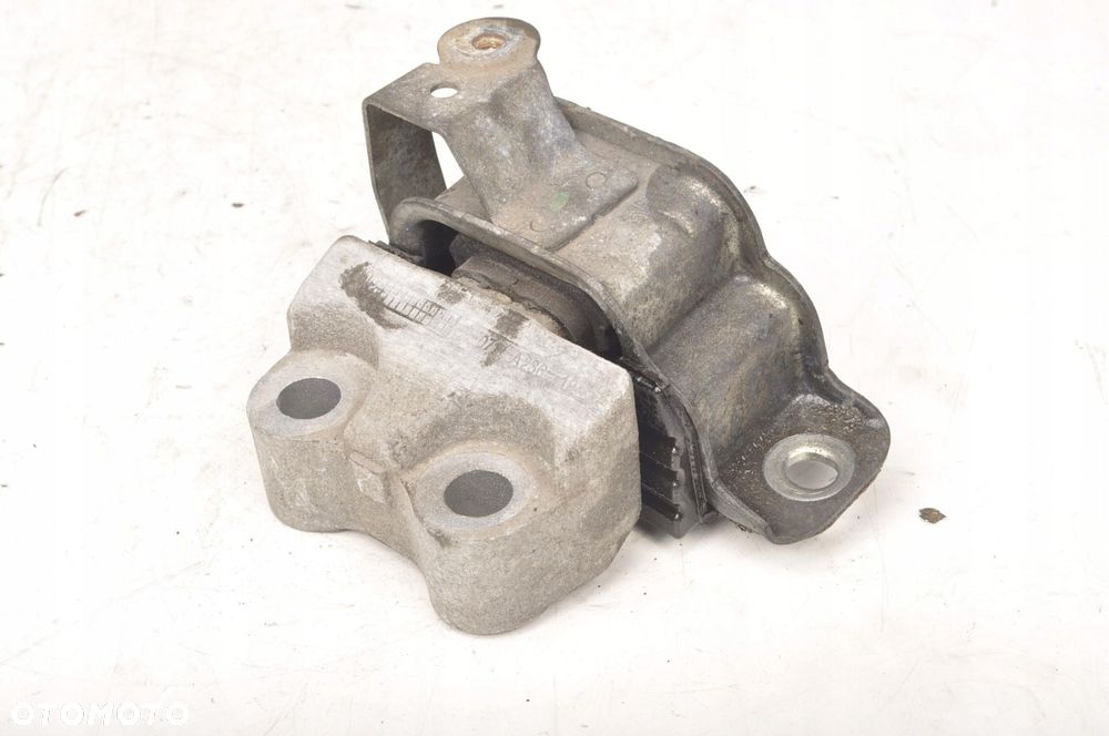 FIAT 500L 1.3 D PODUSZKA SILNIKA 071A23619 - 3