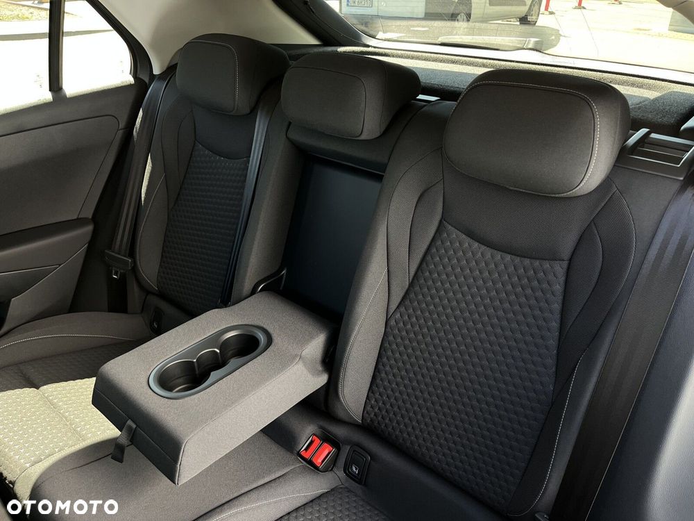 Volkswagen T-Roc 1.5 eTSI Life DSG - 32