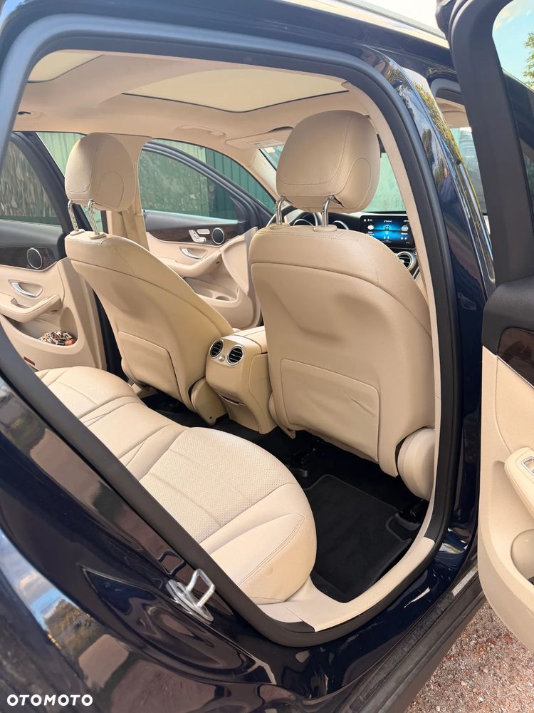 Mercedes-Benz GLC ver-300-4matic-9g--tronic-amg-line - 2