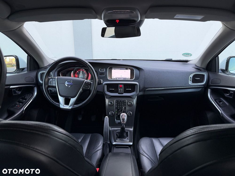 Volvo V40 D3 Summum - 9