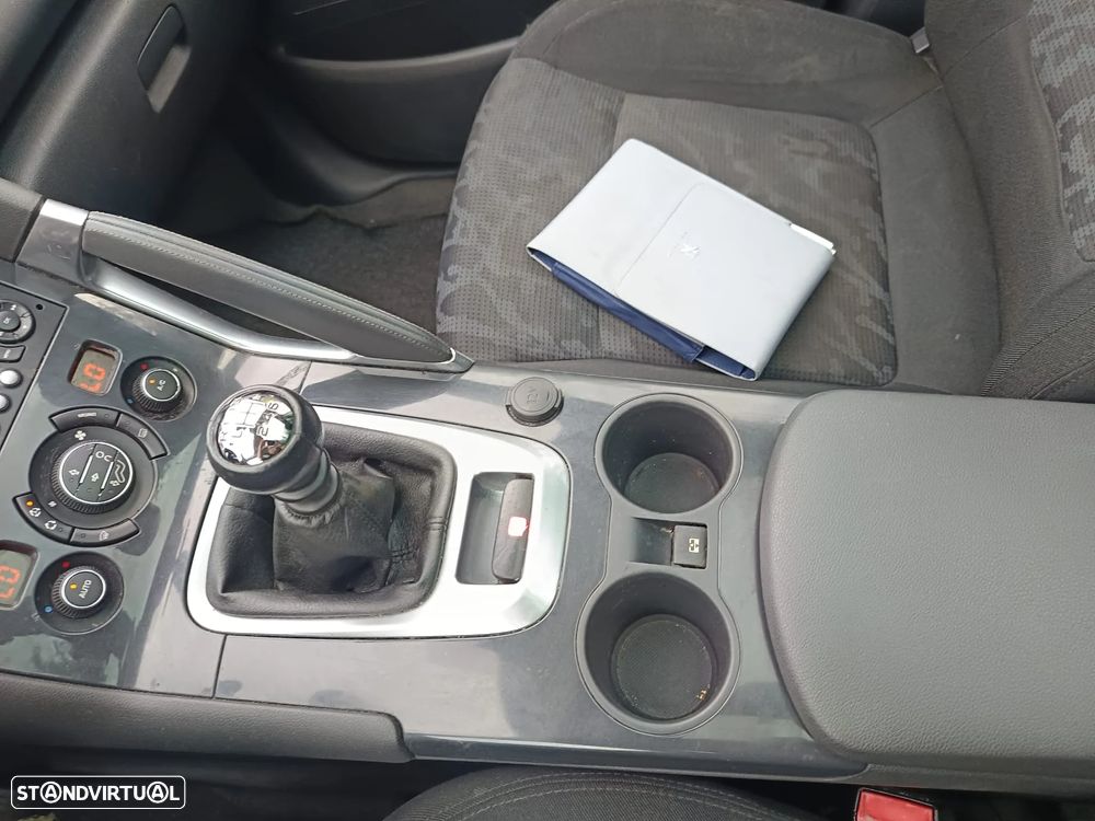 Peugeot 3008 1.6 HDi Premium - 33