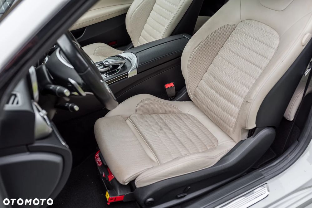 Mercedes-Benz Klasa C 300 7G-TRONIC - 19