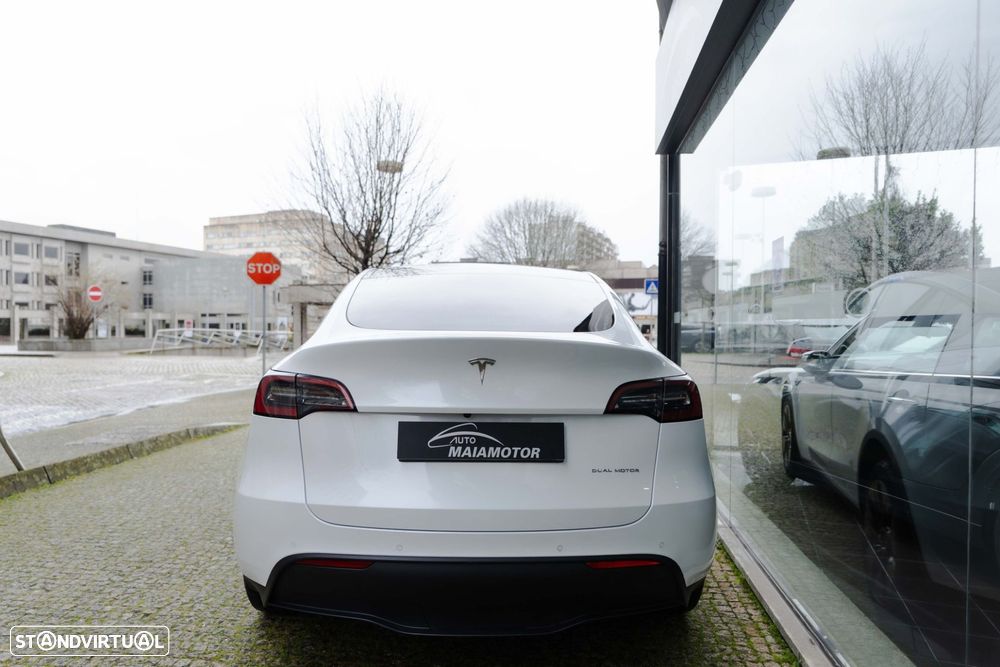 Tesla Model Y Long Range Tração Integral - 26