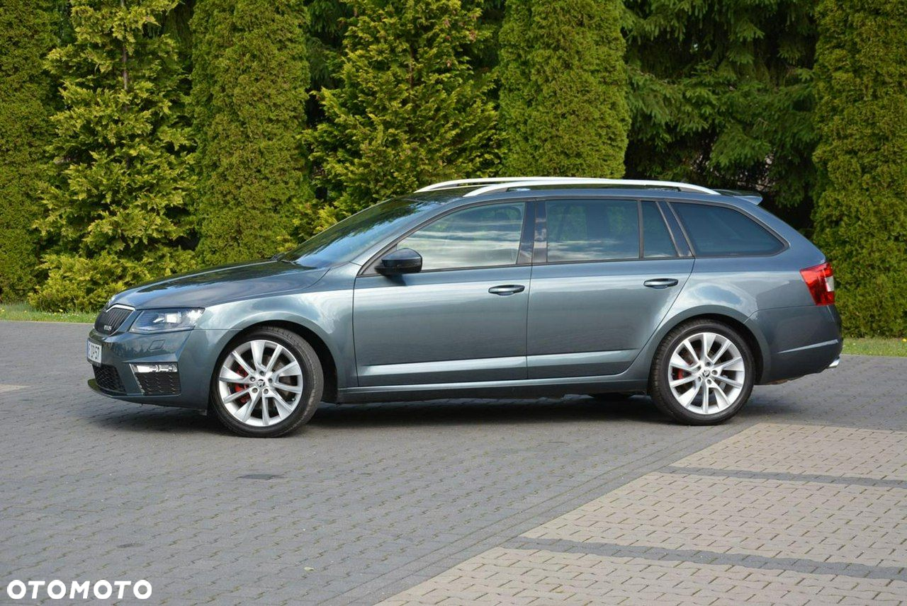 Skoda Octavia Combi 2.0 TDI DSG RS - 4