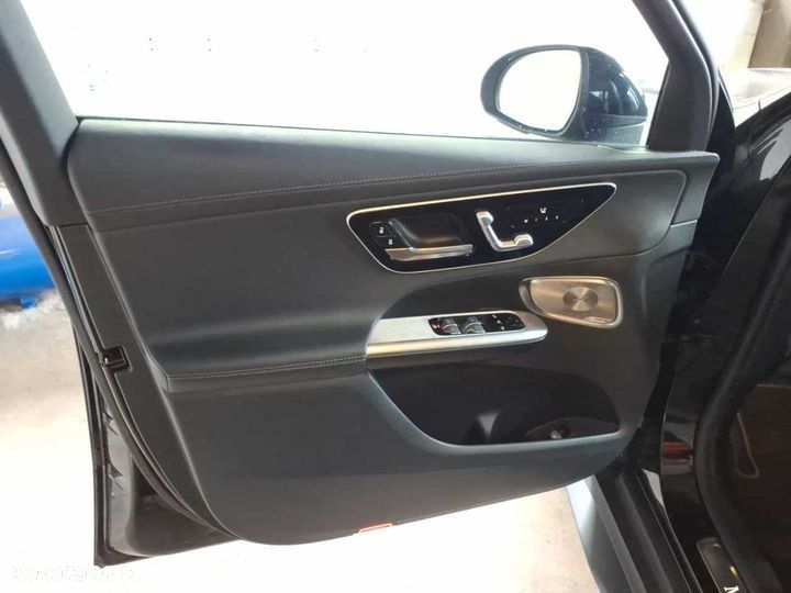 Mercedes-Benz GLC 220 d 4Matic 9G-TRONIC AMG Line Advanced - 16