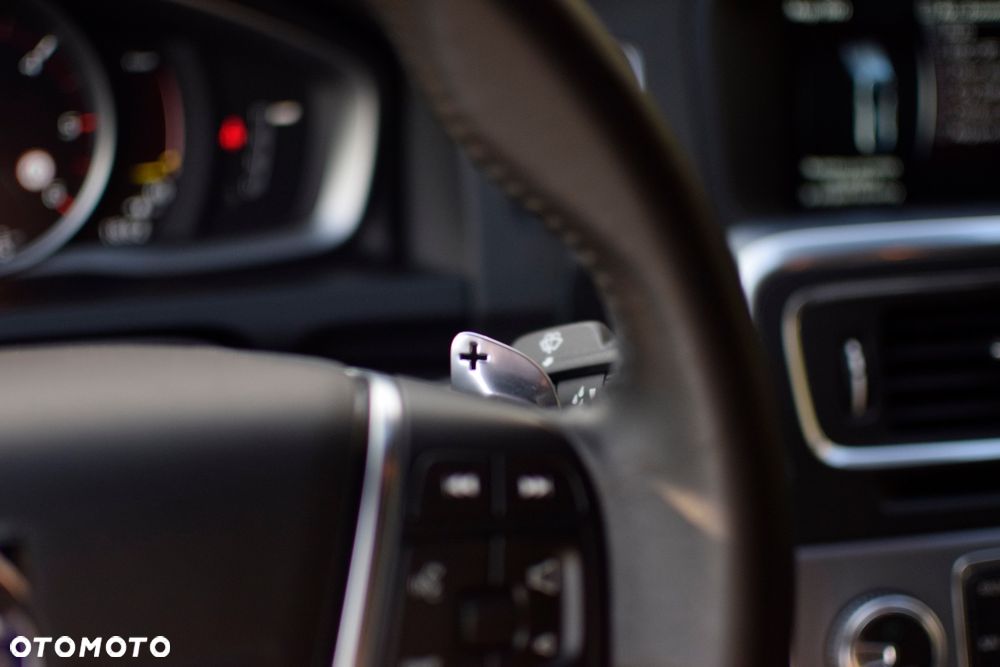 Volvo S60 D3 Drive-E Momentum - 14