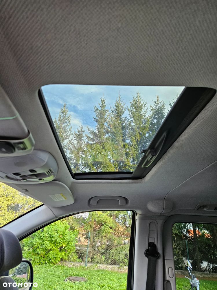 Mercedes-Benz Vito - 26