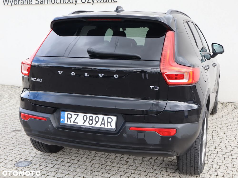 Volvo XC 40 T3 Momentum Core - 4