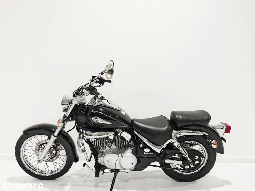 Suzuki Intruder - 4
