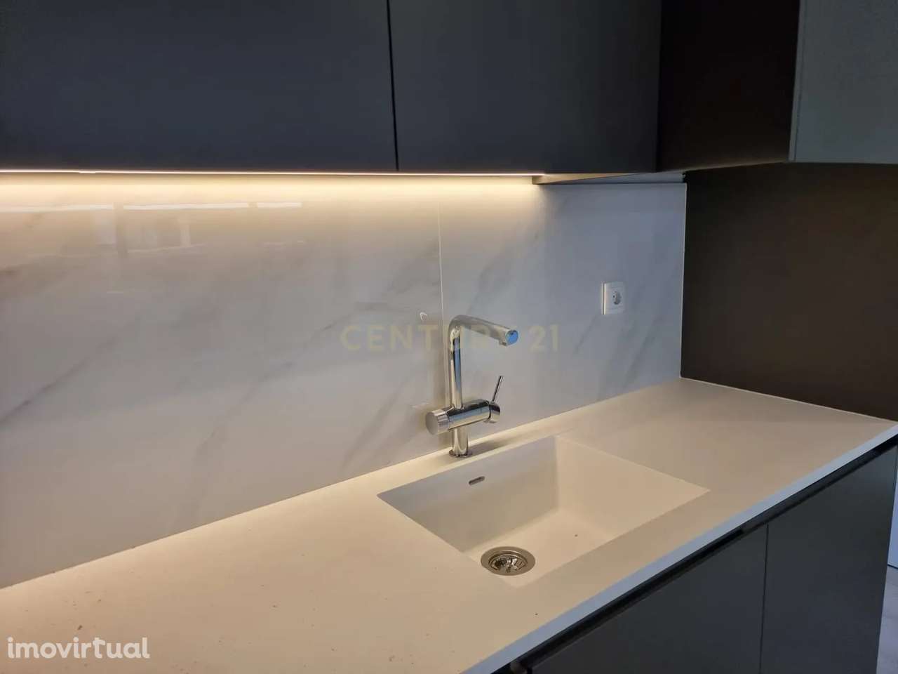 Arrendamento - Apartamento T0 - Magnólia Residenc3 - Gaia - Grande imagem: 2/23