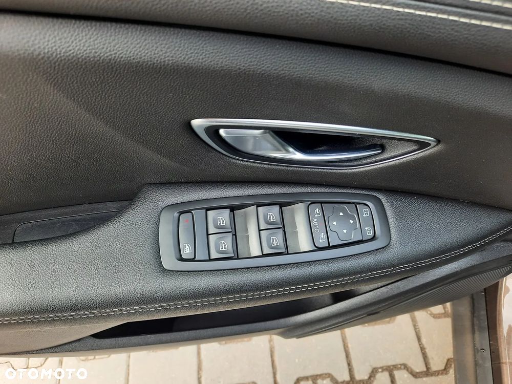 Renault Grand Scenic - 16