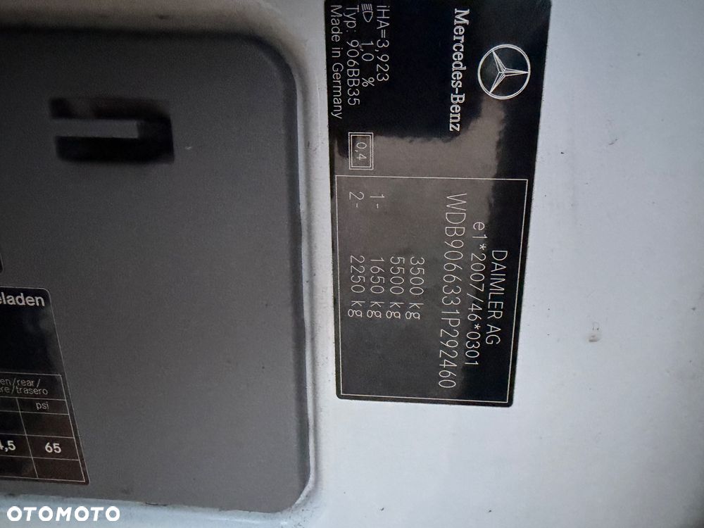 Mercedes-Benz Sprinter - 14