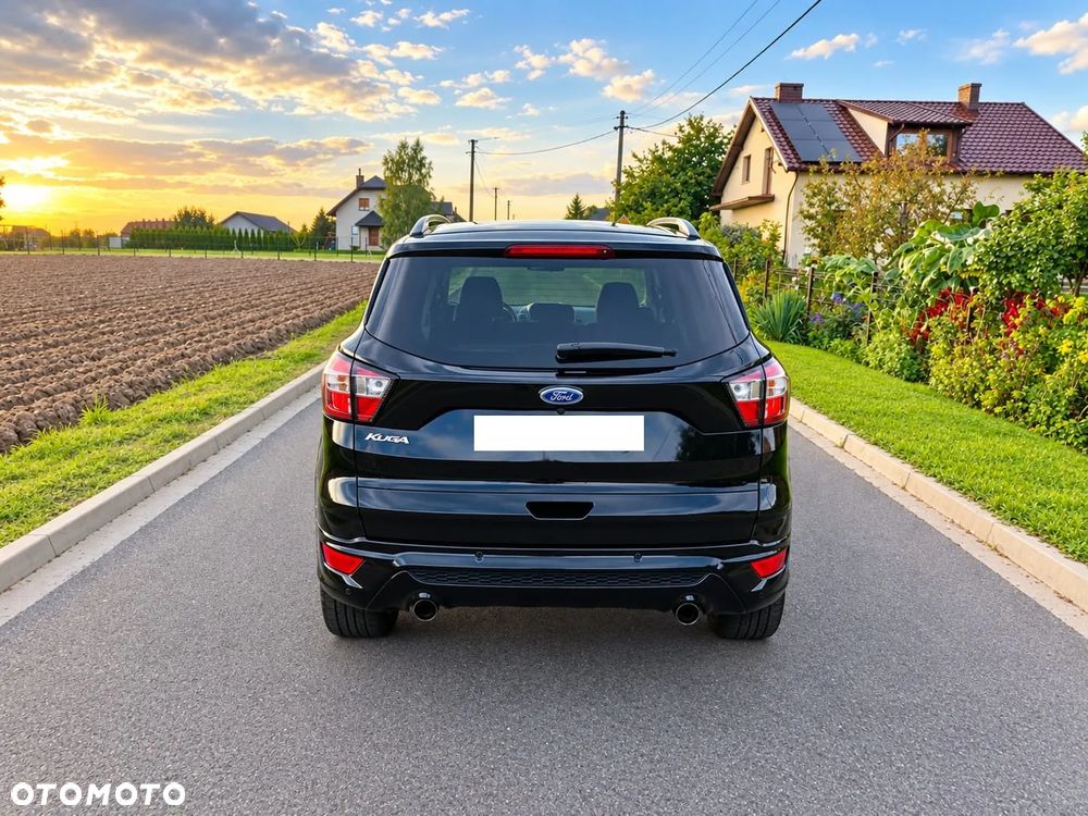 Ford Kuga 2.0 TDCi 2x4 ST-Line - 4