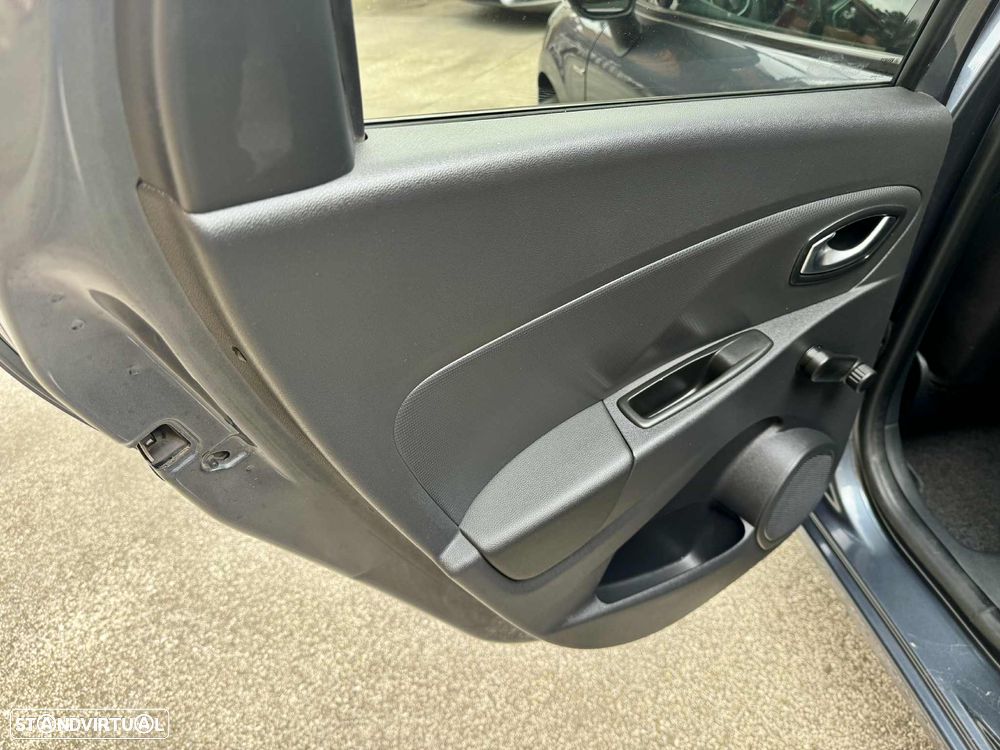 Renault Clio Sport Tourer 0.9 TCe Limited Edition - 10