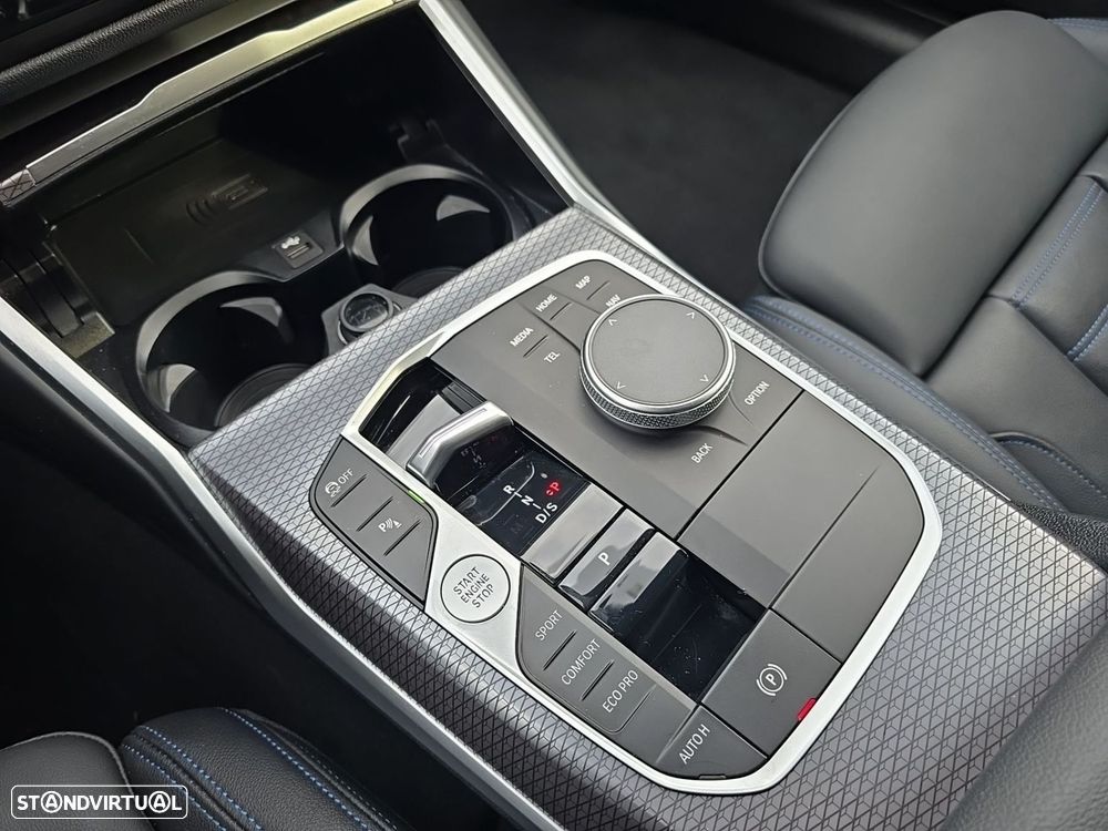 BMW 320 d Pack Desportivo M Auto - 13