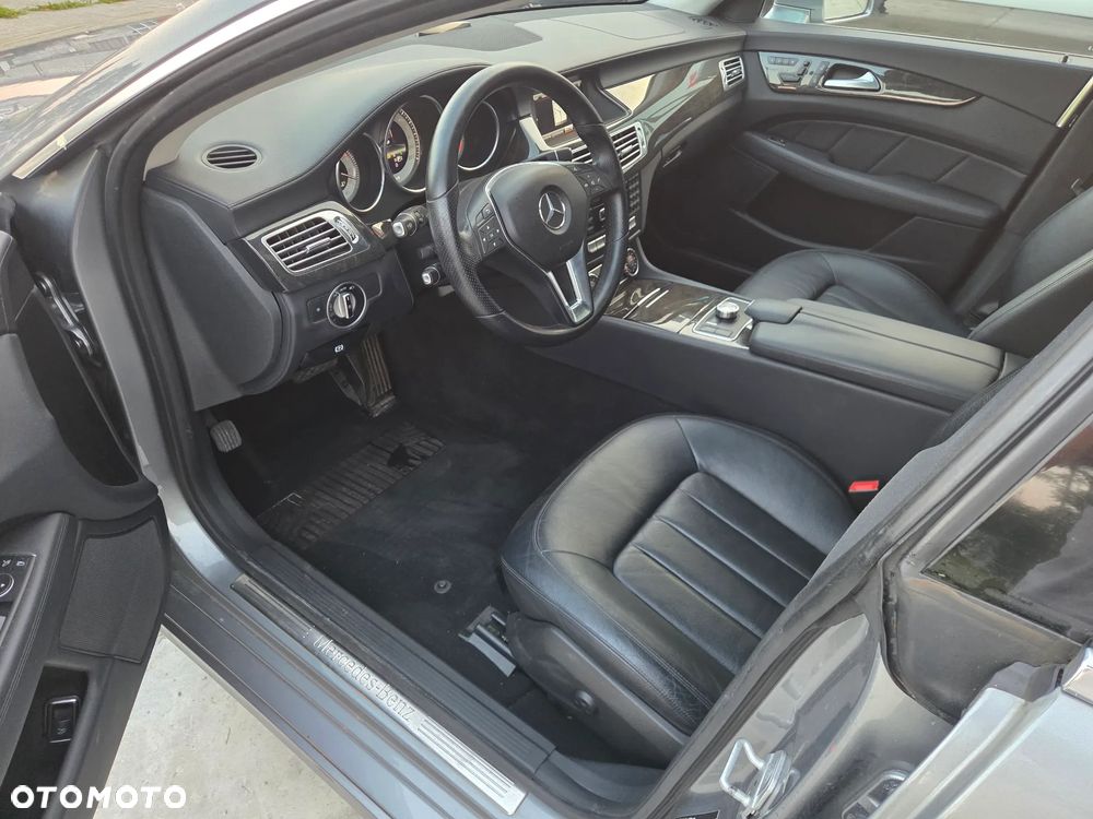 Mercedes-Benz CLS 350 CDI 4Matic 7G-TRONIC - 28