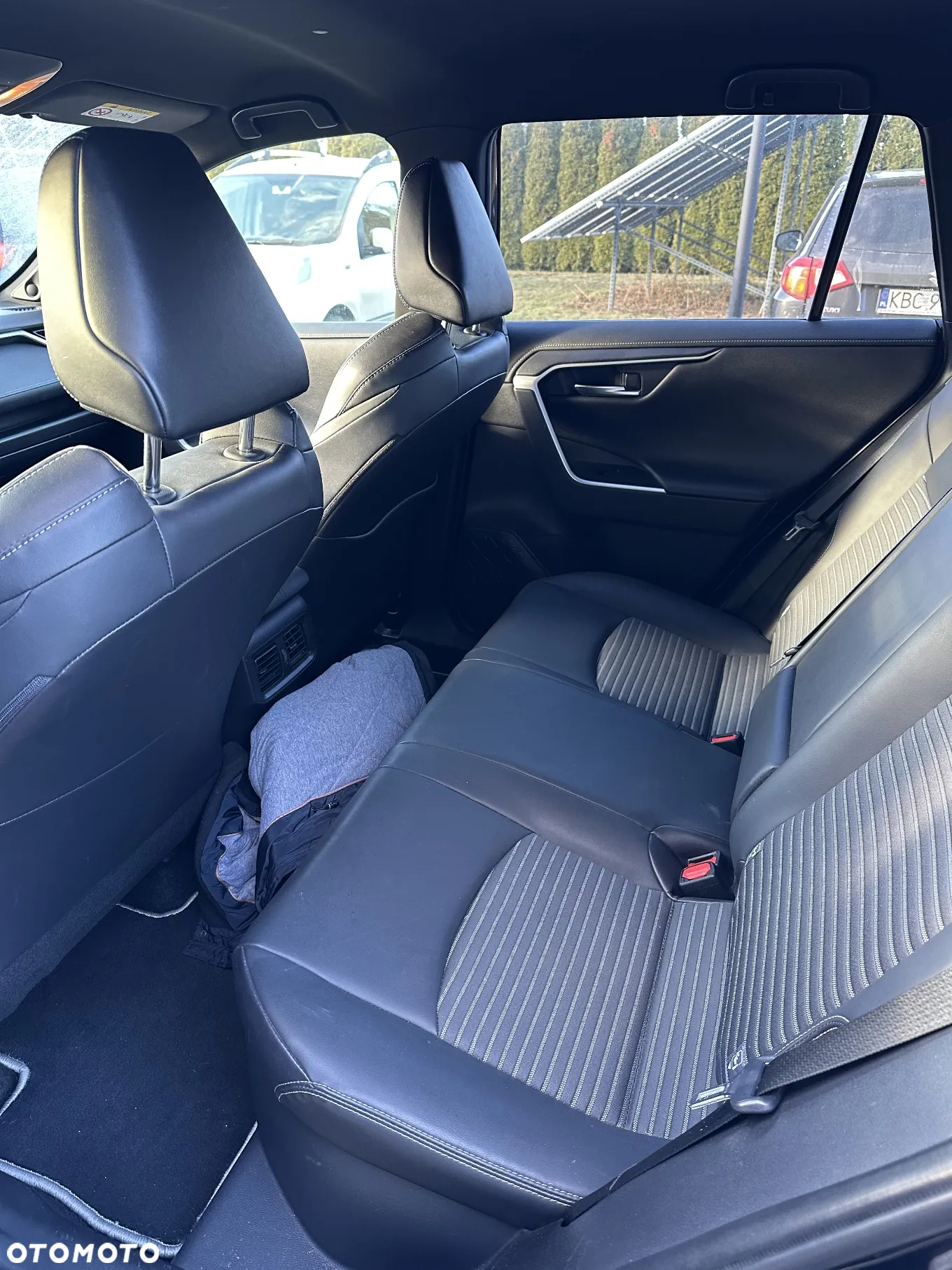 Toyota RAV4 2.5 Hybrid Black Edition by JBL 4x4 - 6