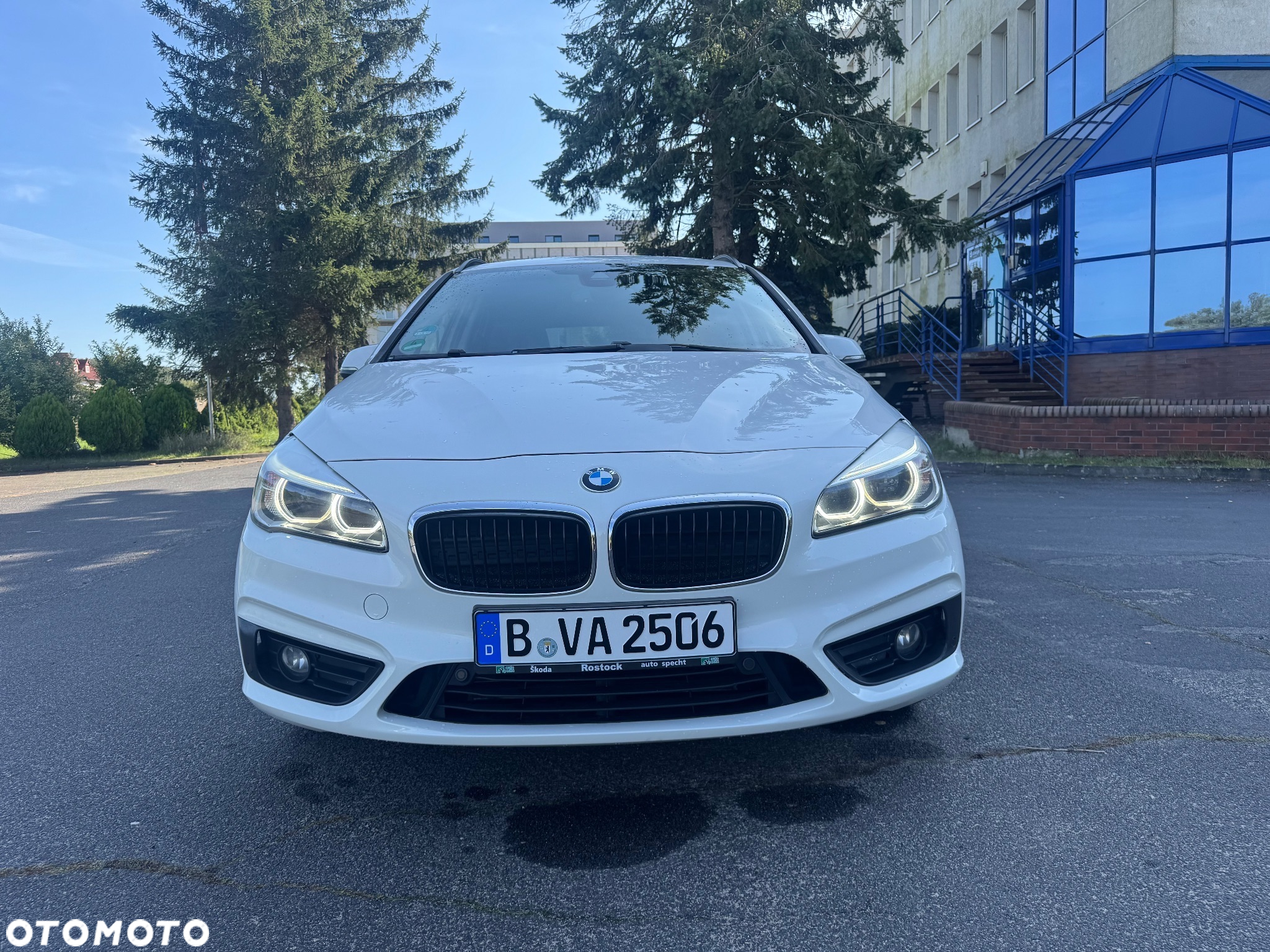 BMW Seria 2 218d - 28