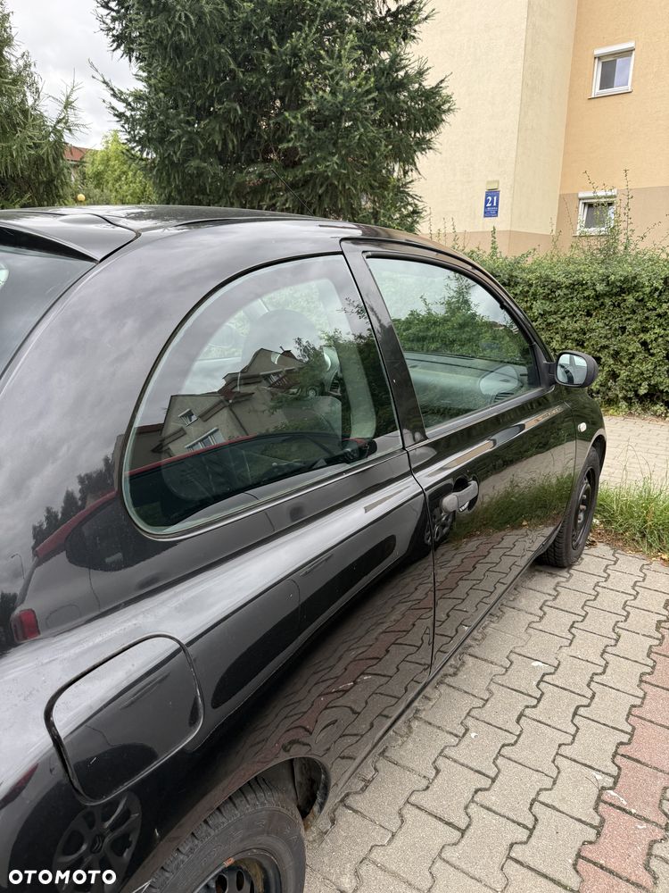 Nissan Micra - 4