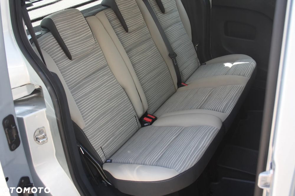 Renault Kangoo 1.6 16V 105 Happy Family - 23
