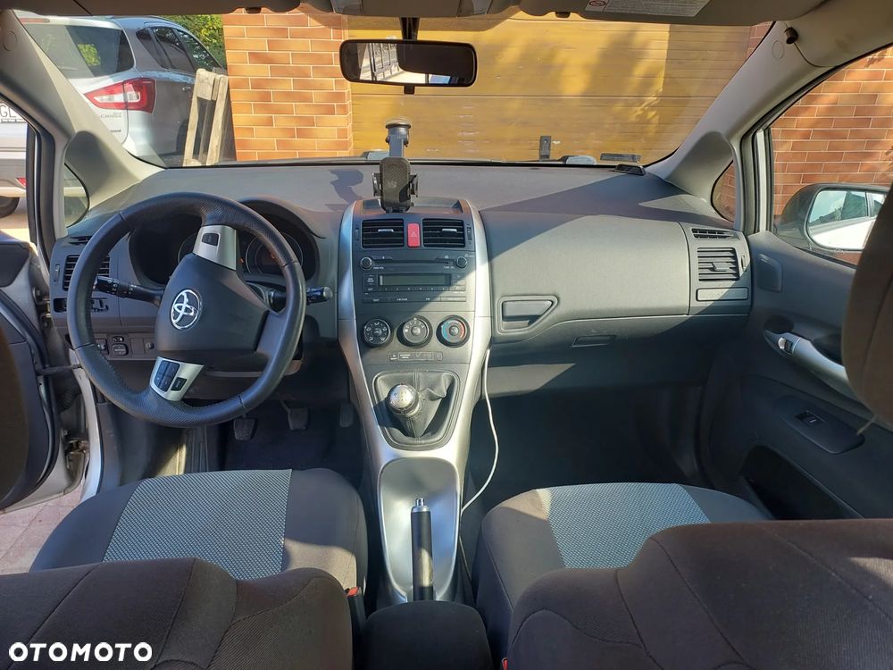 Toyota Auris 1.6 Luna - 8