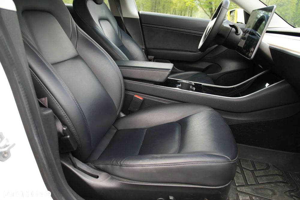 Tesla Model 3 Standard Reichweite Plus Hinterradantrieb - 13