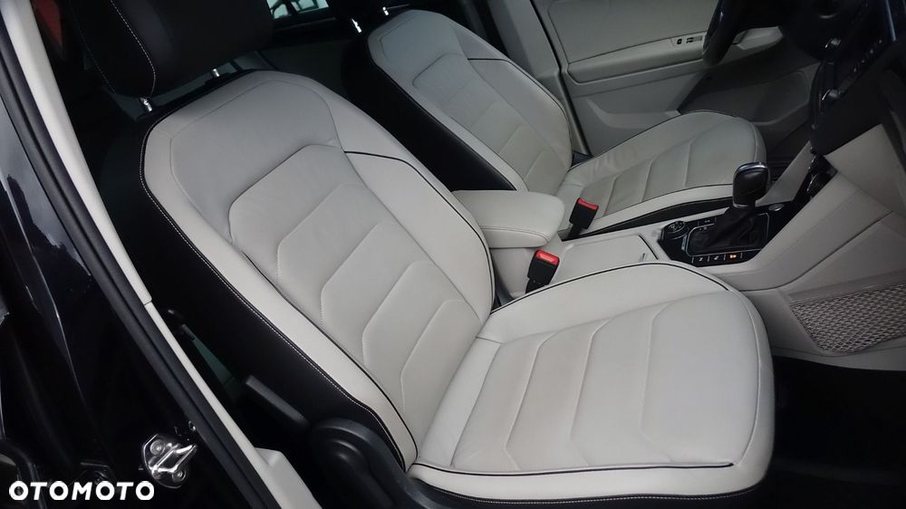 Volkswagen Tiguan - 32