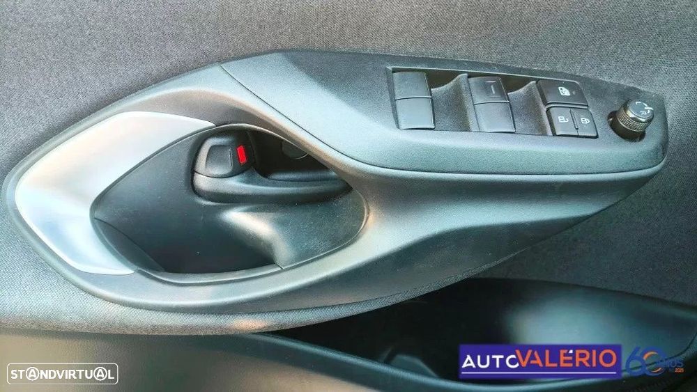 Toyota Yaris 1.5 HDF Comfort Plus - 13