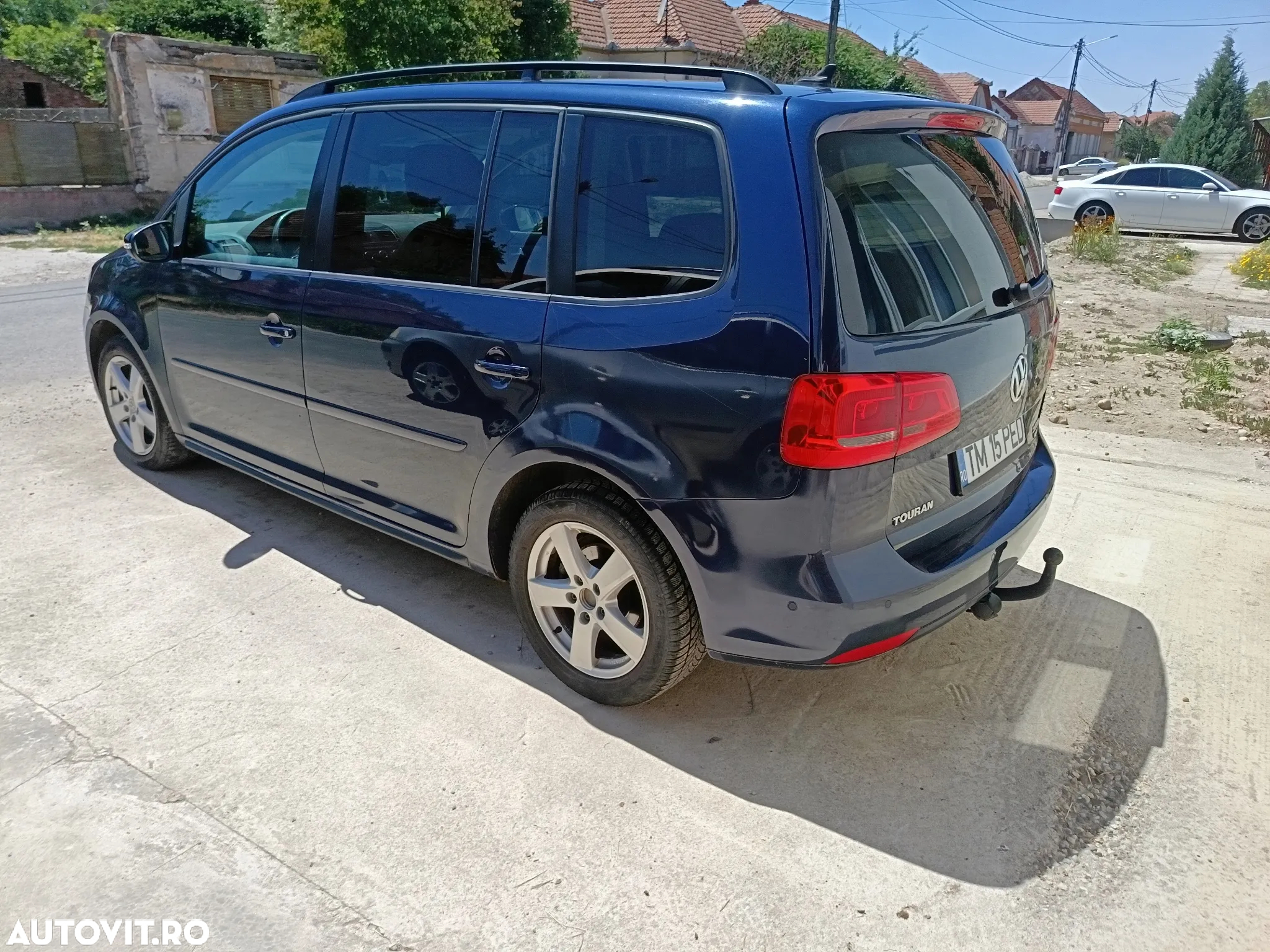 Volkswagen Touran 2.0 TDI BlueMotion Technology Comfortline - 3