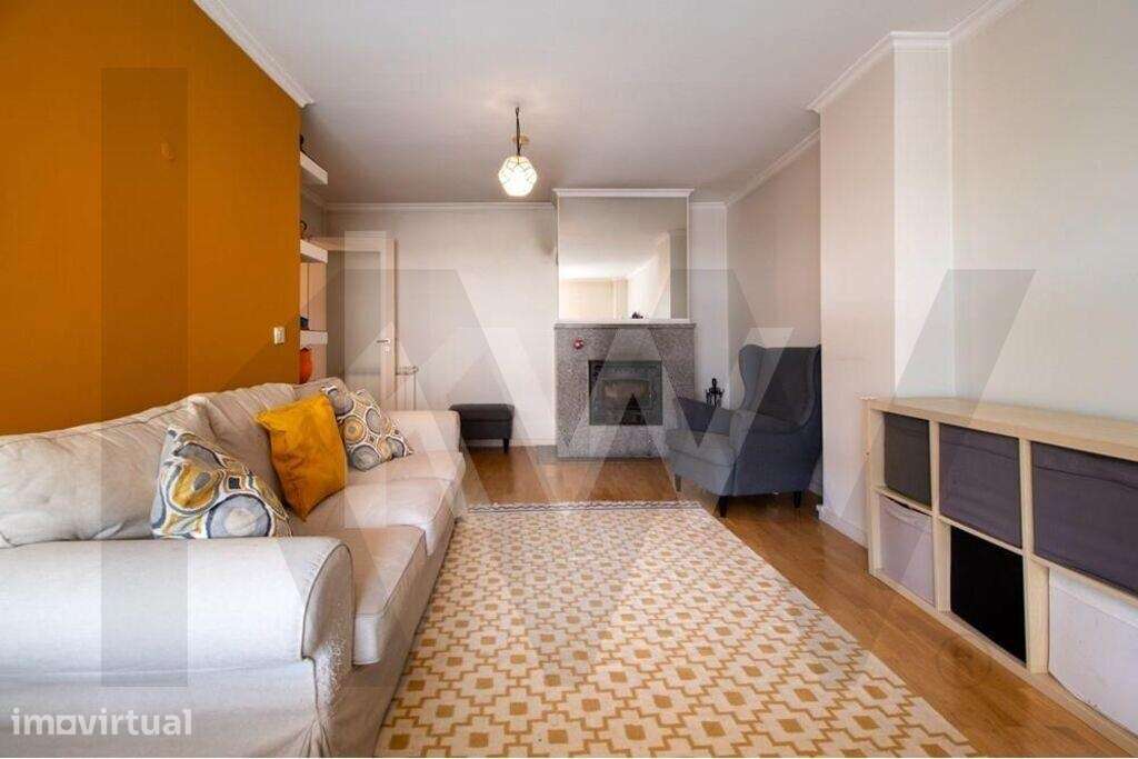 Apartamento T3 com Terraço, Elevador, 2 Lugares de Garagem e Arrumos j - Grande imagem: 2/41