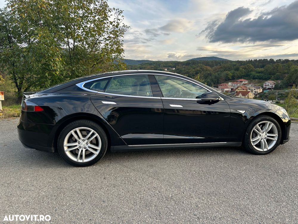 Tesla Model S 85D Allradantrieb - 11