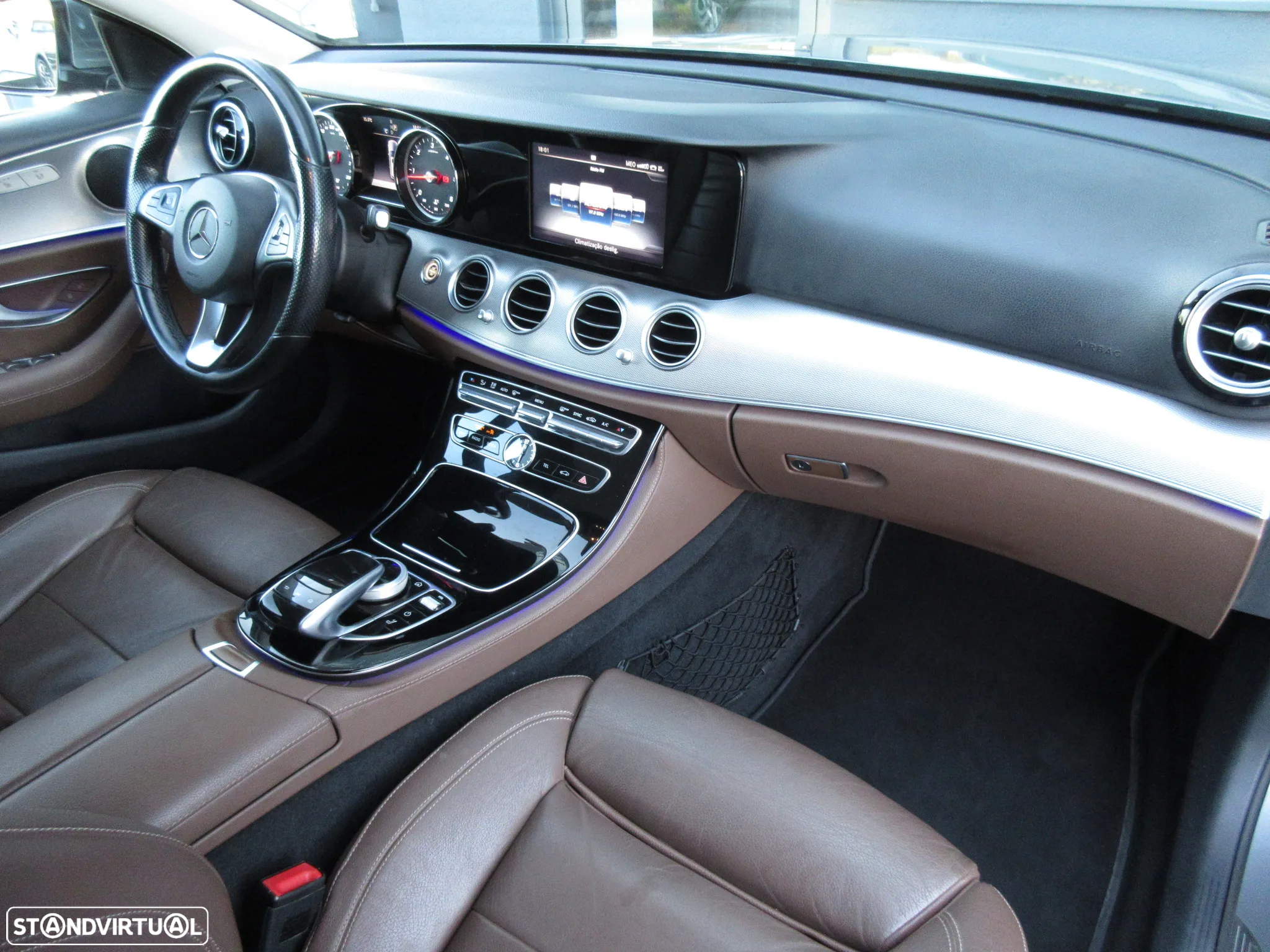 Mercedes-Benz E 200 - 34