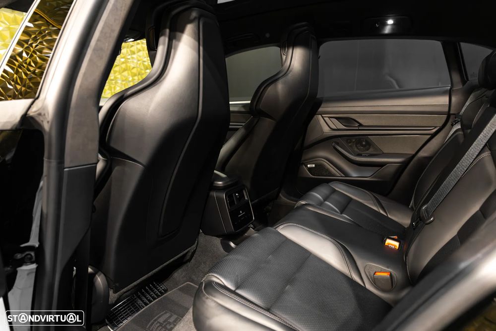 Porsche Taycan Cross Turismo Turbo S - 35