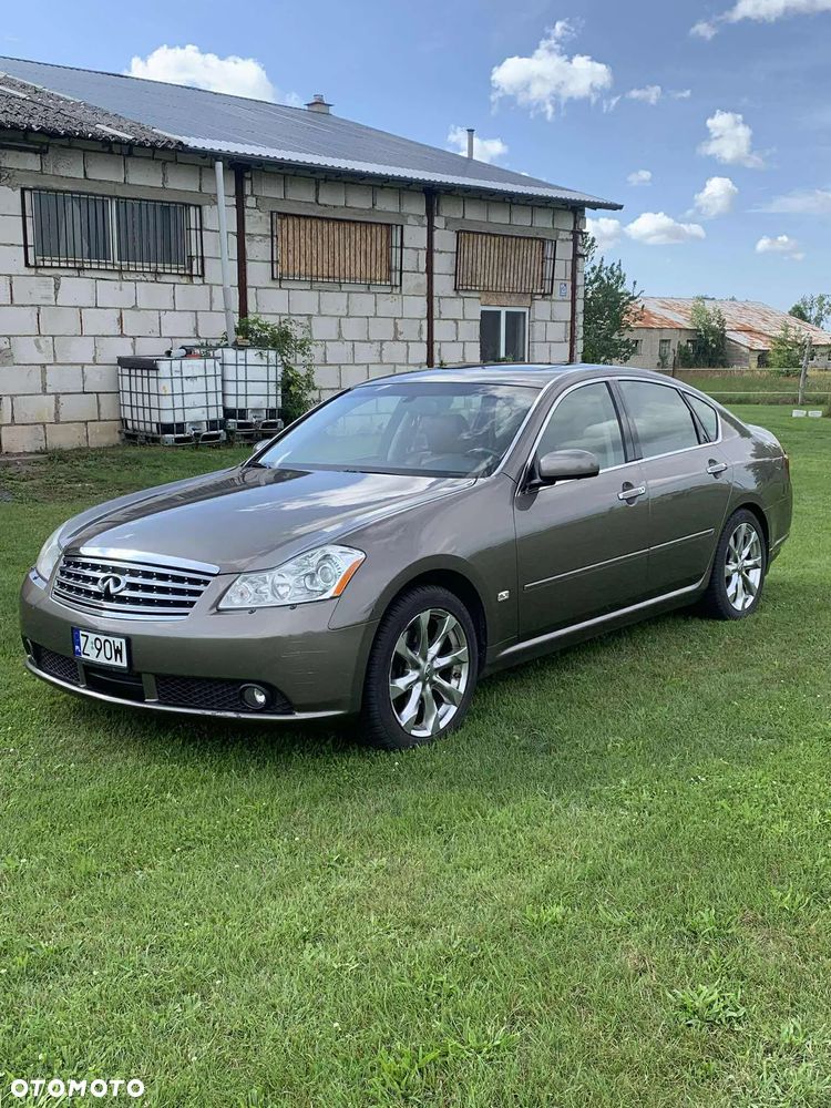 Infiniti M - 2