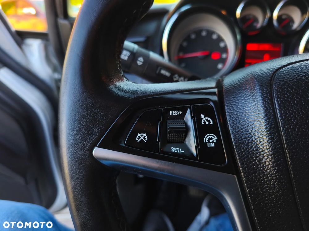 Opel Astra 1.4 T Cosmo EU6 - 16