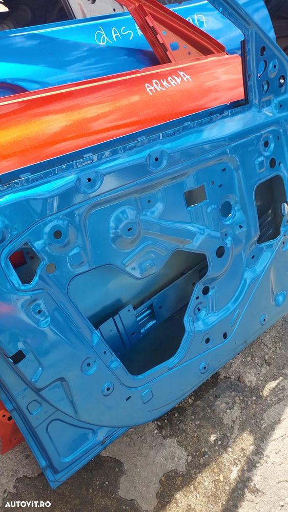 Usa stanga fata Dacia Spring