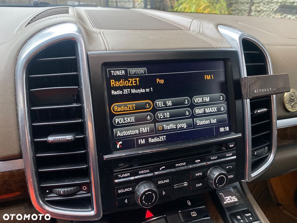 Porsche Cayenne - 34