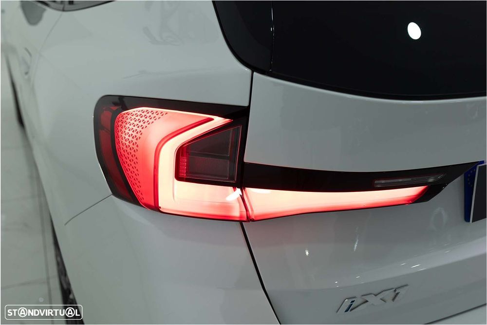 BMW iX1 xDrive30 Pack Desportivo M - 11