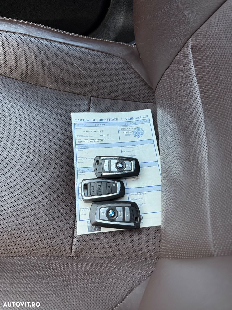 BMW Seria 5 530d xDrive - 12