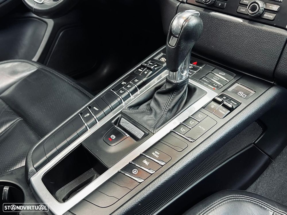 Porsche Macan S - 31