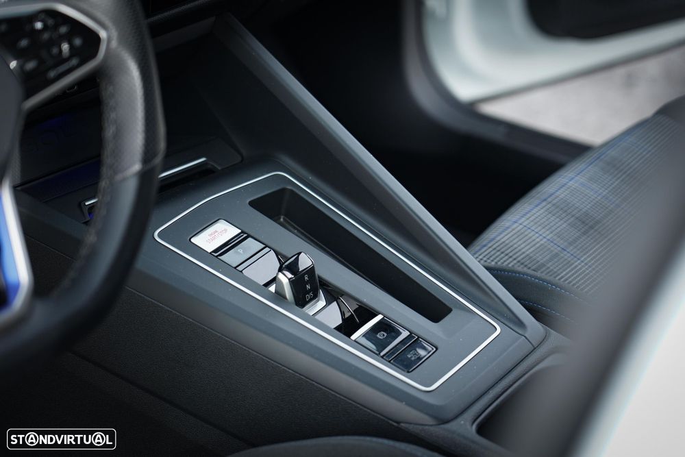 VW Golf 1.4 eHybrid OPF DSG GTE - 12