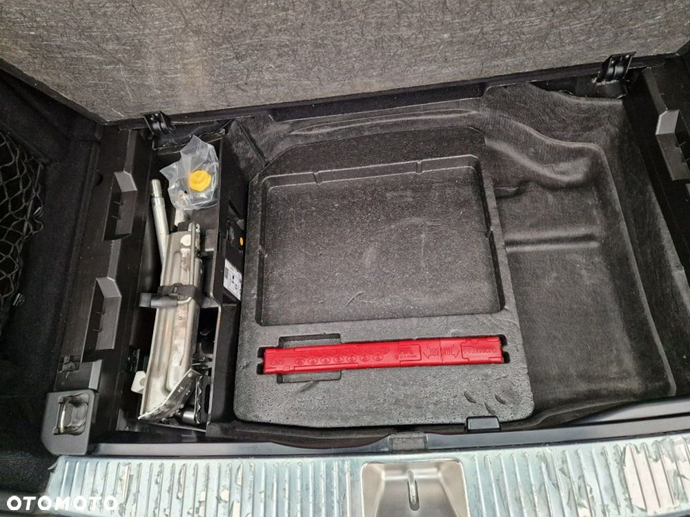 Mercedes-Benz Klasa C - 32