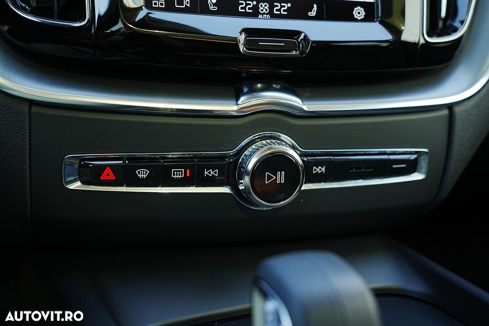 Volvo XC 60 T6 AWD Recharge Geartronic Inscription - 22