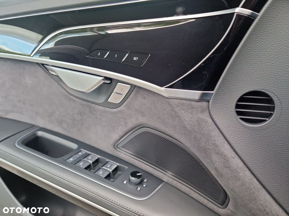Audi A8 - 25